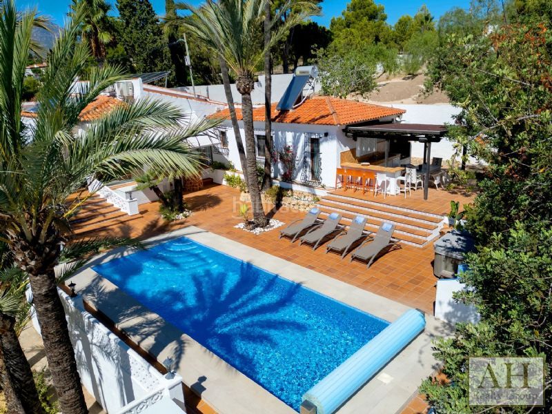 Foto c9ee0b20-8714-406b-96ff-e3e7a336fc51. Casa amb aparcament a Altea ciudad Altea