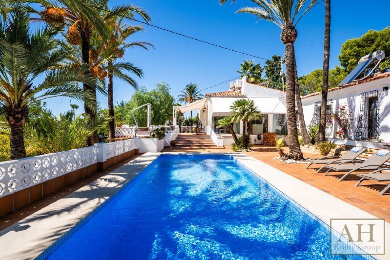 Foto d5d99bb7-f5a7-405f-8bf7-285ecd3c23cd. Casa amb aparcament a Altea ciudad Altea