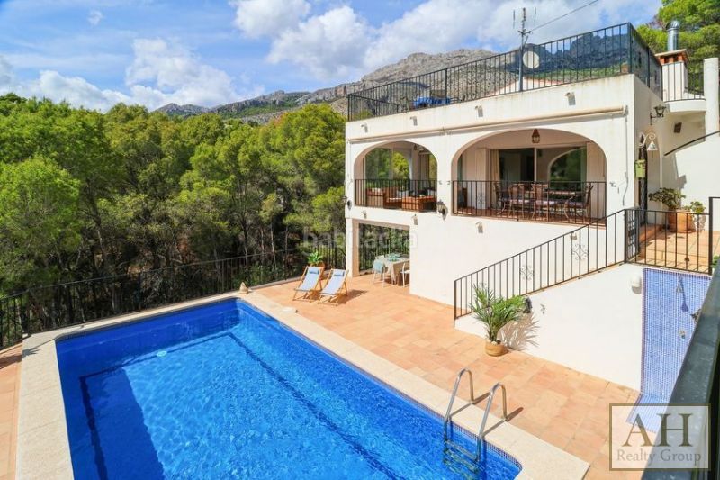 Foto 6b08b7a8-9c2b-4d4c-84d2-acb635f9a1ac. Casa amb aparcament a Altea la vella Altea