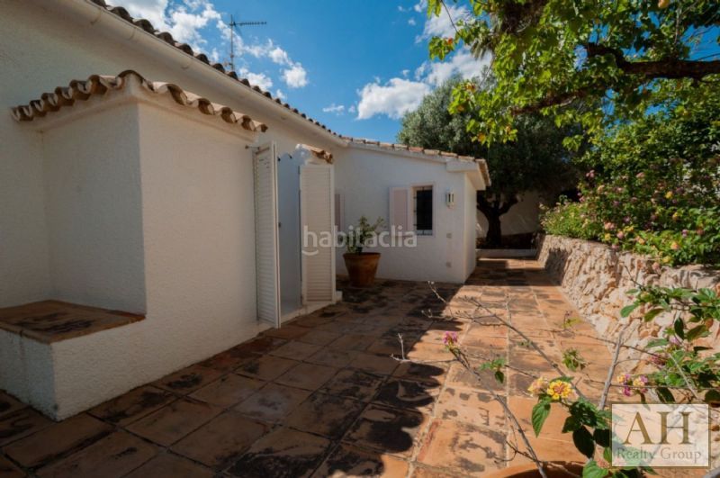 Foto 5680f1e6-5aef-4073-8d02-d69ce1f4449c. Casa amb aparcament a El Portet-Pla del Mar Moraira