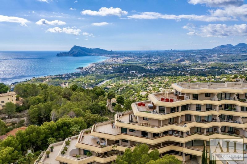 Foto d0e6bffc-1f11-4c2c-a976-24e16b9611c9. Àtic amb aparcament a Altea hills Altea