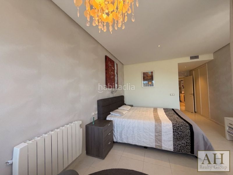 Foto a589e19a-2a8e-4b04-9385-7e4ee03a7c53. Apartament amb aparcament a Altea hills Altea