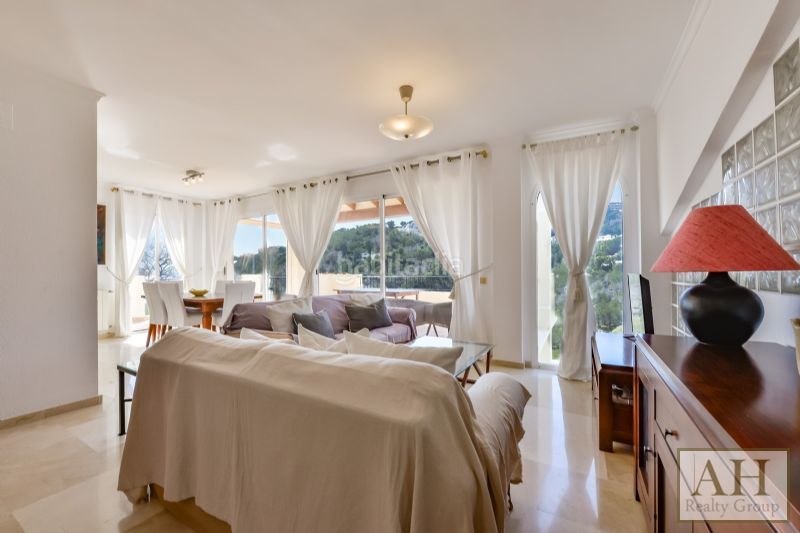 Foto 7a76bcd1-55ff-4117-9bcb-d9d938376c4b. Casa amb aparcament a Altea hills Altea