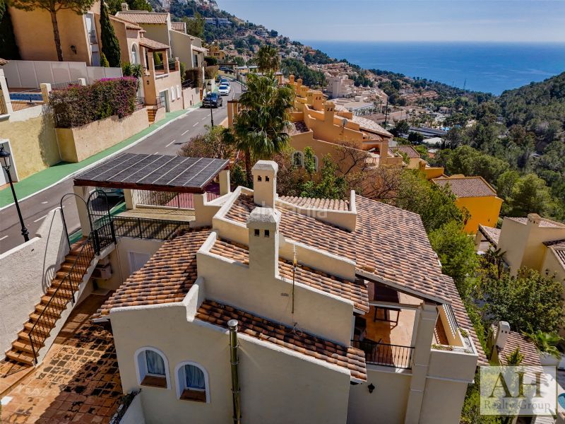 Foto 9b91b9e6-3d46-49bf-b521-4a99ea1f7bad. Casa amb aparcament a Altea hills Altea