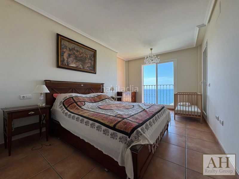 Foto adf17cec-7ae7-4901-88ed-ec41de95bb17. Casa adossada amb aparcament a Maryvilla Calp