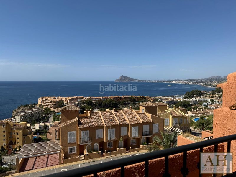 Foto fe91709b-0d54-4ea3-be4e-b04f1d33f7a4. Casa adossada amb aparcament a Maryvilla Calp