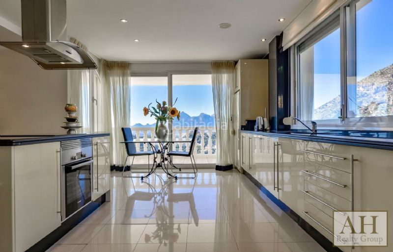 Foto a3411764-215e-4fb1-a24a-63f6e2ade3aa. Casa amb aparcament a Altea hills Altea