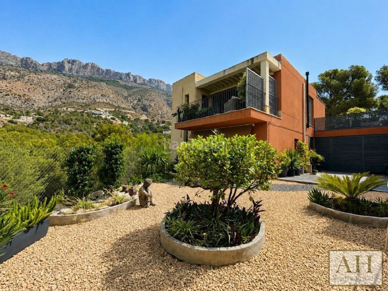Foto 43db4384-73a3-456d-ac72-656eebac1f45. Casa amb aparcament a Altea la vella Altea