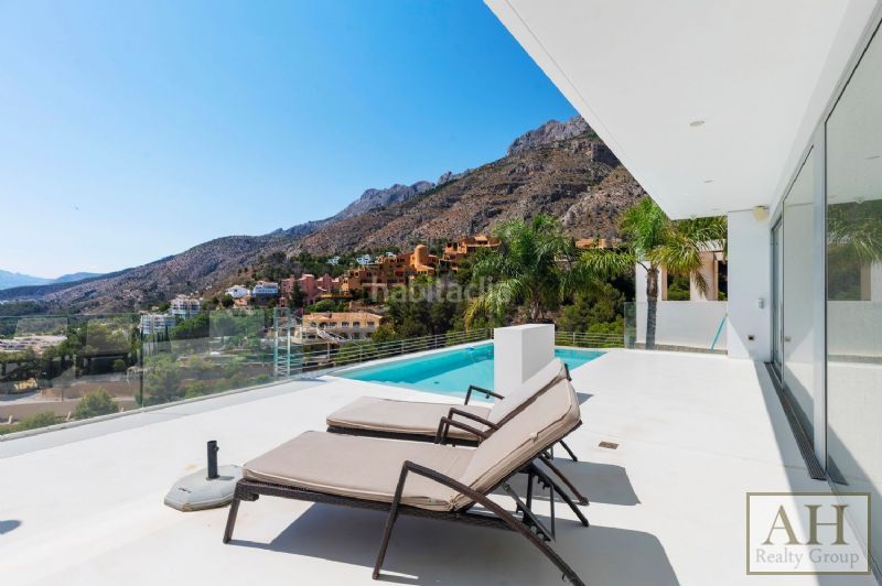 Foto 2ebeb46e-f70c-4e30-9450-156ac8b8a1e9. House with parking in Altea la vella Altea