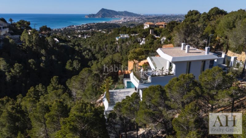 Foto a5d4e2b9-19d8-4aff-a8c5-aa62a4e451fe. Casa amb aparcament a Altea la vella Altea