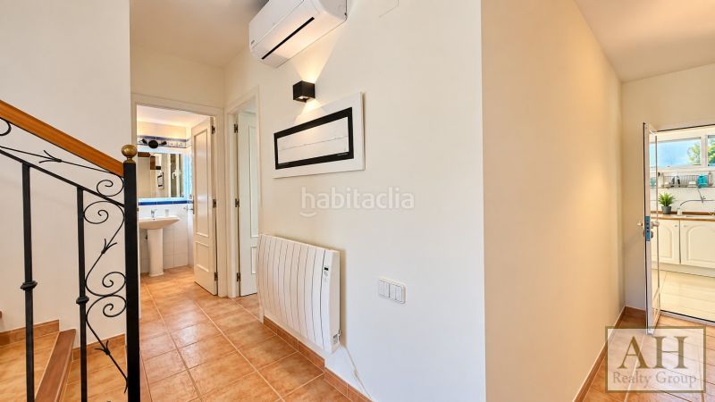 Foto 5c859b14-3b86-45c6-b256-090cbaece722. Casa adossada amb aparcament a Altea hills Altea