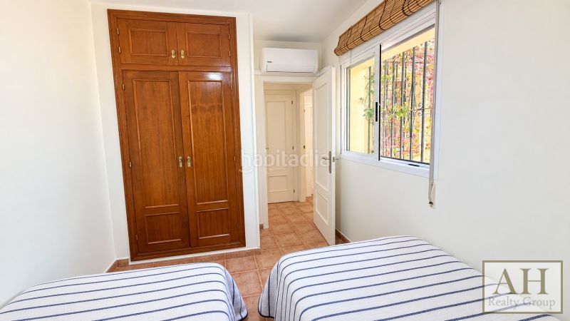 Foto c22aa9ea-0d13-4934-927f-8ed2fd09f028. Casa adossada amb aparcament a Altea hills Altea