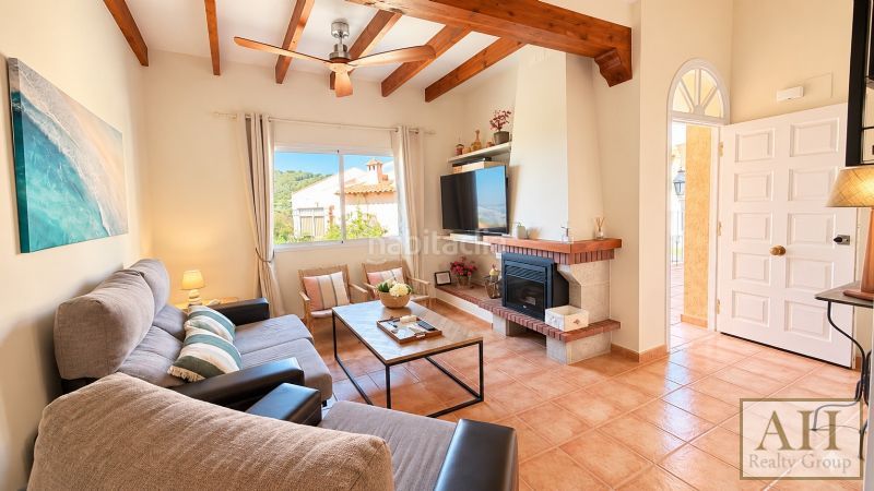 Foto faa64b63-b4ce-4b74-b2cc-4b324e443038. Casa adossada amb aparcament a Altea hills Altea