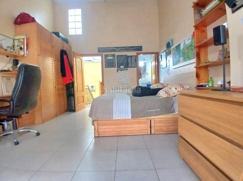 Foto 1add73d5-7c76-4c90-8ce3-9a472ecd79fb. Casa adosada  por 366.000 € en Estació de França Mollet del Vallès