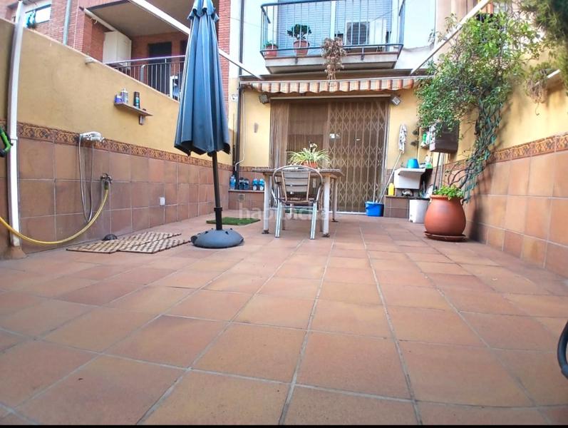 Foto d989bfca-aa12-40a7-9da8-e03771781ad1. Casa adosada  por 366.000 € en Estació de França Mollet del Vallès