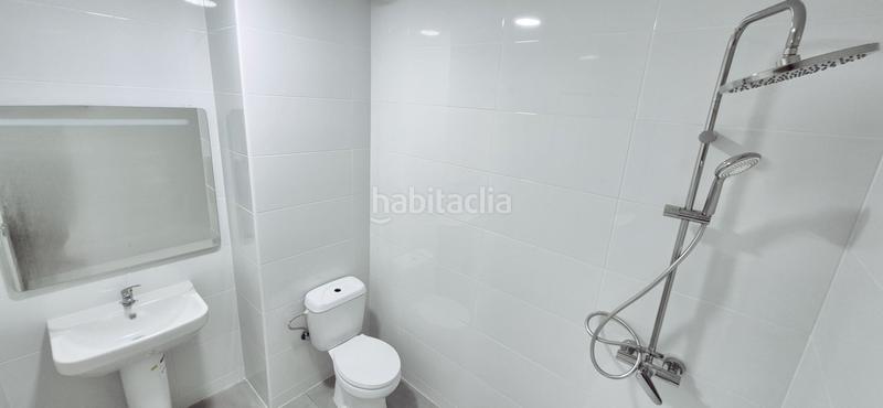 Foto 08099c8f-9c00-43f3-bf70-1547cb17ab67. Flat with heating in Parque Atlántico- San Matías Sevilla