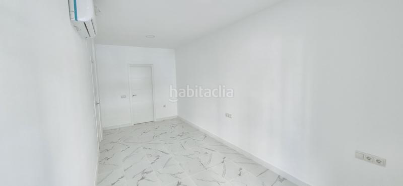 Foto 4b0bafbe-3d3b-45a0-99aa-a33ee2fcf3ec. Flat with heating in Parque Atlántico- San Matías Sevilla