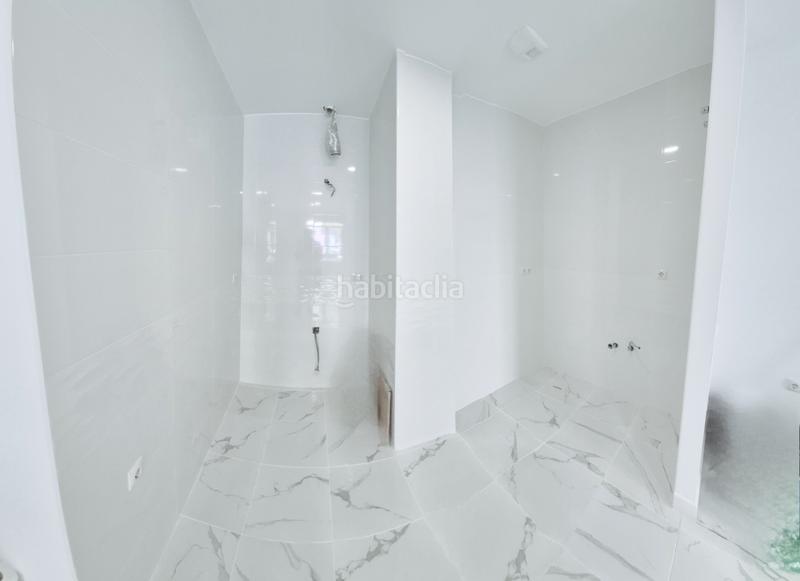 Foto 5b96c8de-5543-42a0-87b0-6240a0ce61e0. Flat with heating in Parque Atlántico- San Matías Sevilla