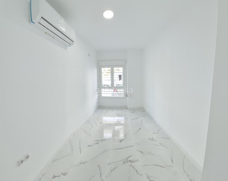 Foto f1ae15f8-a167-40b2-b927-024ee11d8e4c. Flat with heating in Parque Atlántico- San Matías Sevilla