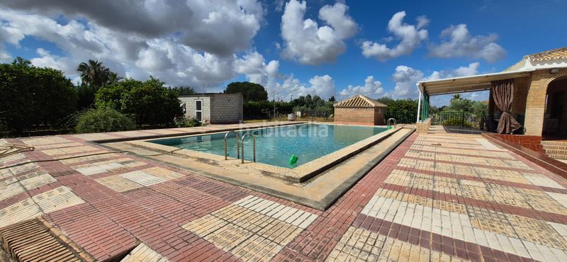 Foto 4c0e9718-ea29-4cb1-93d7-0b3da64f441b. Xalet amb calefacció aparcament piscina a Carmona