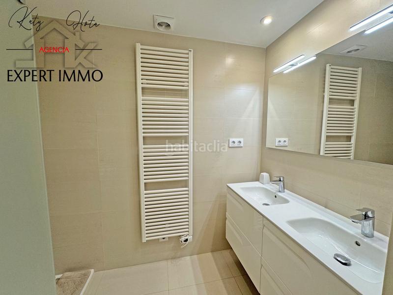 Foto 2456ad06-cecc-40be-b640-1da929337d9e. Àtic amb calefacció a Centre Roses