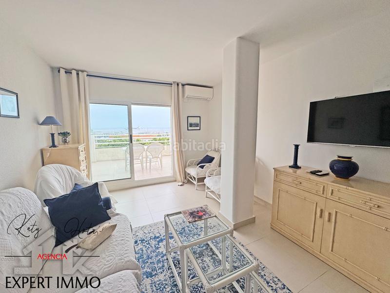 Foto 3123f803-bcfa-42c0-9161-e238891b6a2e. Àtic amb calefacció a Centre Roses