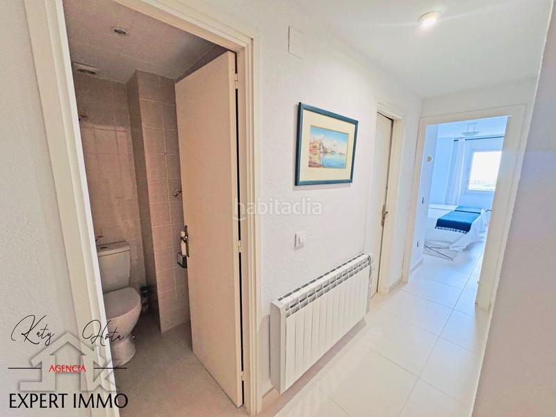 Foto 8bb52de5-afbb-4541-97bb-08733a32c424. Àtic amb calefacció a Centre Roses