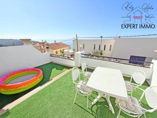 Casa  Timoneda. En venta  casa adosada con pequea vista al mar  roses, canyelle