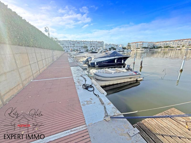 Foto 0c090104-fe59-4266-9d1e-8d93a8be5f46. Piccolo appartamento con riscaldamento piscina in Empuriabrava
