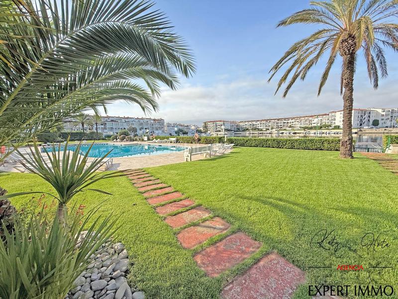 Foto 993c7906-a627-4811-8b6a-6e2f9f9f0d56. Piccolo appartamento con riscaldamento piscina in Empuriabrava