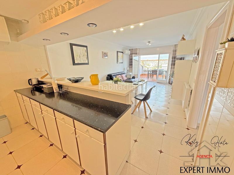 Foto c8513790-8026-4667-9a84-759c9a3d9f46. Piccolo appartamento con riscaldamento piscina in Empuriabrava