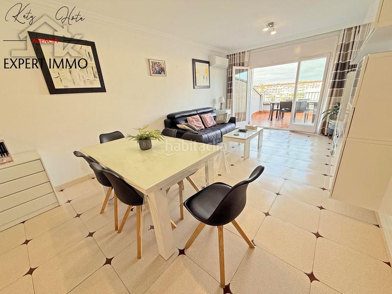 Foto d5fe7bd5-205f-48a5-9609-30ca4a6faafc. Piccolo appartamento con riscaldamento piscina in Empuriabrava