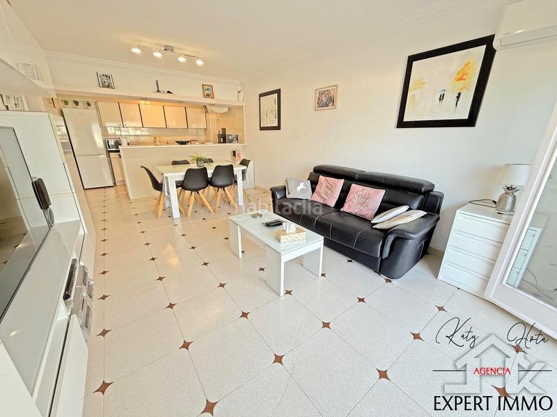 Foto d808b32d-9ad5-410b-ad2b-6166440393bc. Piccolo appartamento con riscaldamento piscina in Empuriabrava