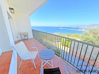 Apartamento  Mila i fontanals, 6, urb. Apartamento renovado con vistas al mar  roses, a pocos pasos de