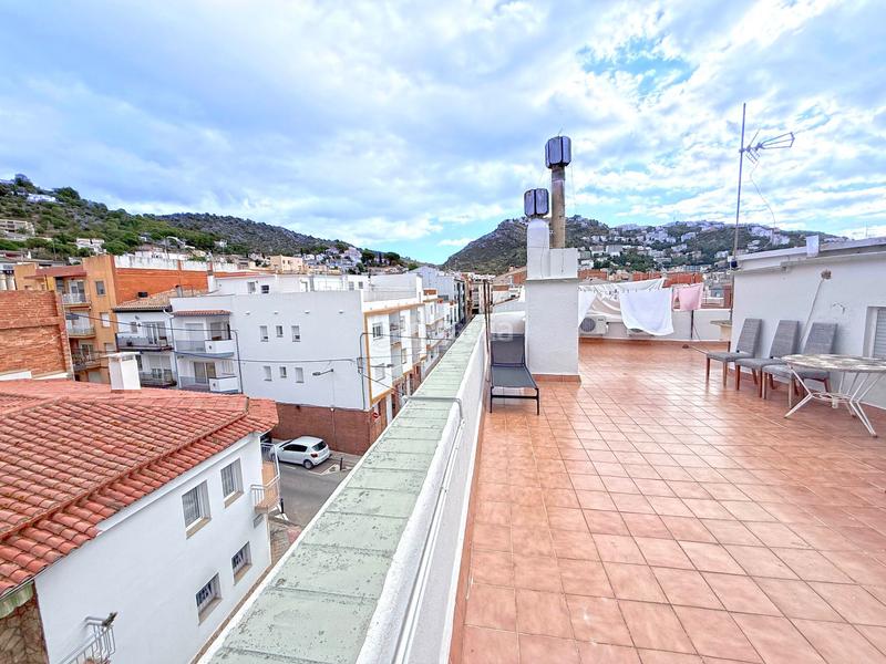 Foto 5e123668-e223-45e6-b5ee-627001b79b8a. Apartamento gran apartamento de 104 m pleno centro en Roses