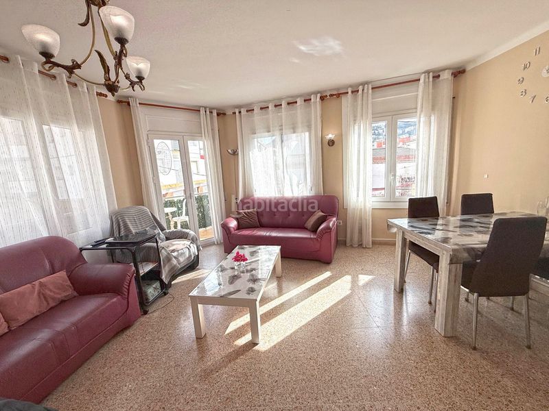 Foto d2d38f07-b96c-45f3-bcc2-b82b9c343b4c. Apartament amb calefacció a Centre Roses