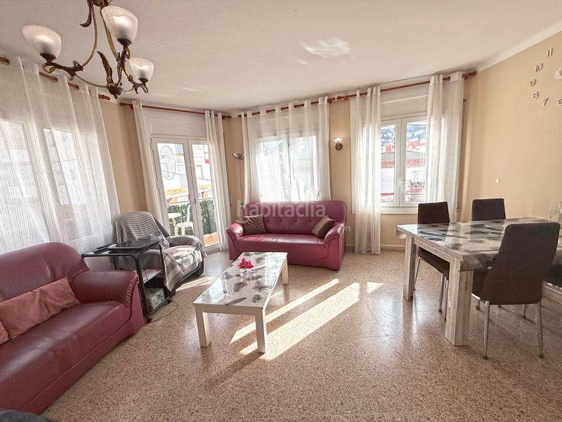 Foto e7b1f30f-9364-4d05-8b13-df5e8aeff865. Apartamento gran apartamento de 104 m pleno centro en Roses