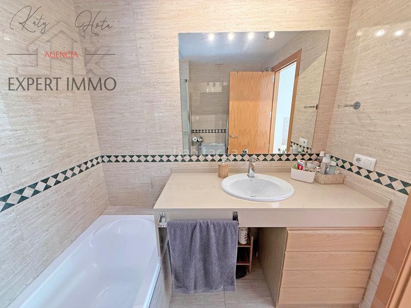 Foto c5443bf8-e1a5-42a9-81ee-a75863aefc72. Maison jumelée avec chauffage parking dans Palau-saverdera