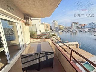 Appartement  De la platja. En venta magn�fico apartamento en santa margarida roses con vist