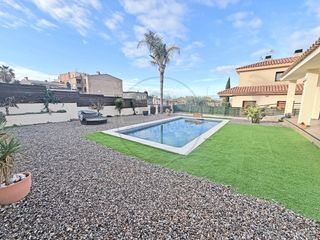 Haus in Mas bohera 14. Villa independiente de excepci�n en palausaverdera  vistas a la