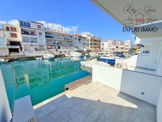 Casa adossada  Petit port. En venta  casa de pescador nueva con amarre en empuriabrava