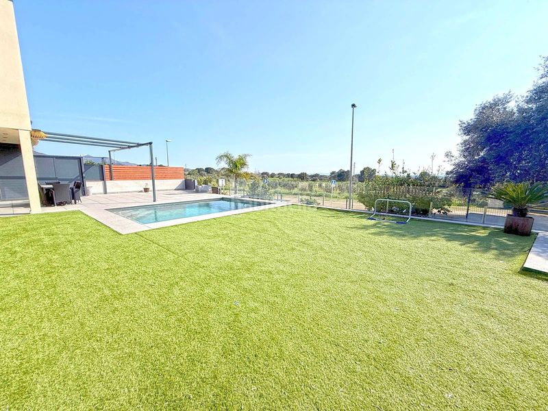 Foto d9b0894f-0a9d-4fd7-8e9a-00a4f27070c4. Casa amb calefacció piscina a Palau-saverdera