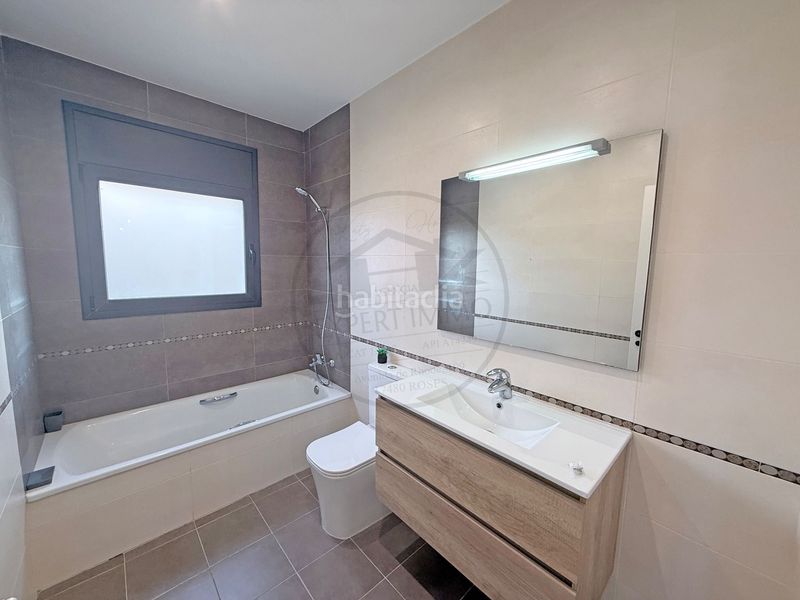 Foto 000f1f37-6178-41ec-84f4-0f2c0f10f2e9. Casa amb calefacció aparcament piscina a Nord Roses