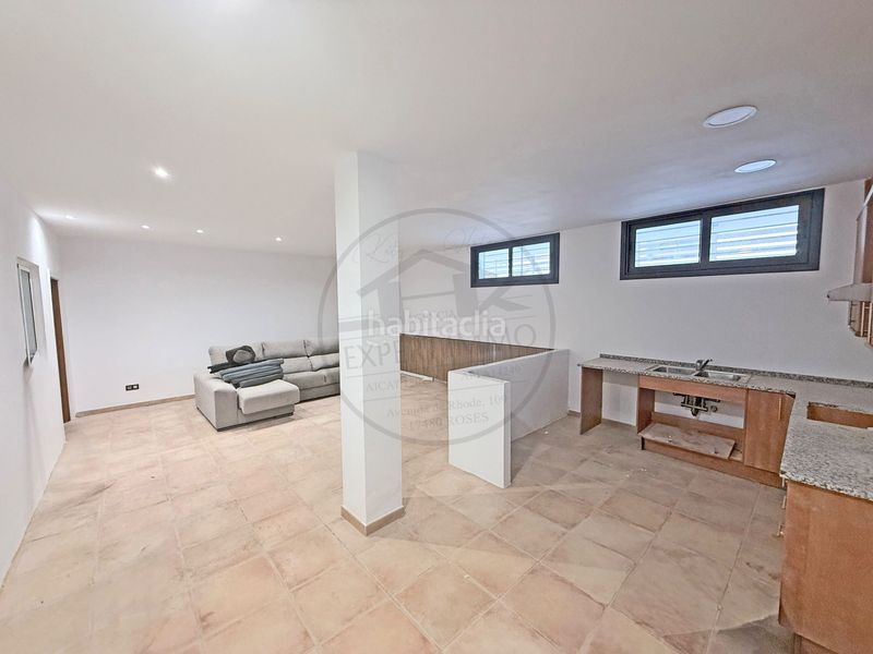 Foto 1916083f-62a8-4cc3-9920-545abc7f84b6. Casa amb calefacció aparcament piscina a Nord Roses