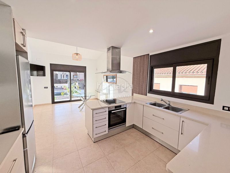 Foto 5168d8b2-1801-4106-8066-170ac1ff10c1. Casa amb calefacció aparcament piscina a Nord Roses