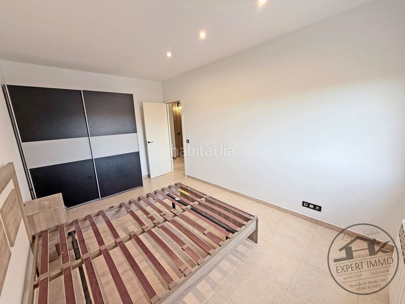 Foto 9b0fa644-9b7f-4f78-b893-c13dd0cebf2a. Casa amb calefacció aparcament piscina a Nord Roses