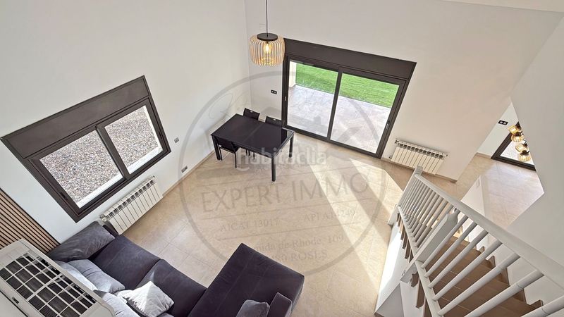 Foto d78a5127-1d28-481e-bff0-e657045a35d7. Casa amb calefacció aparcament piscina a Nord Roses