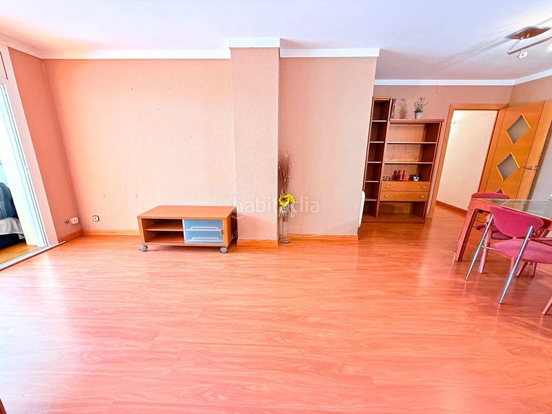 Foto 0f35f038-adcc-40eb-84cb-1a4e66c80543. Apartament amb calefacció a Centre Roses