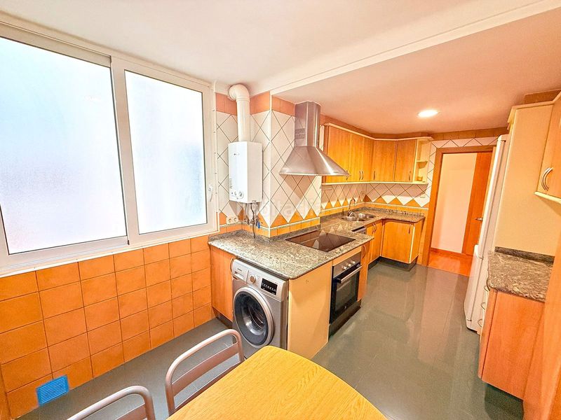 Foto 9b6d5e49-5c22-43be-8019-977051e21cd6. Apartament amb calefacció a Centre Roses
