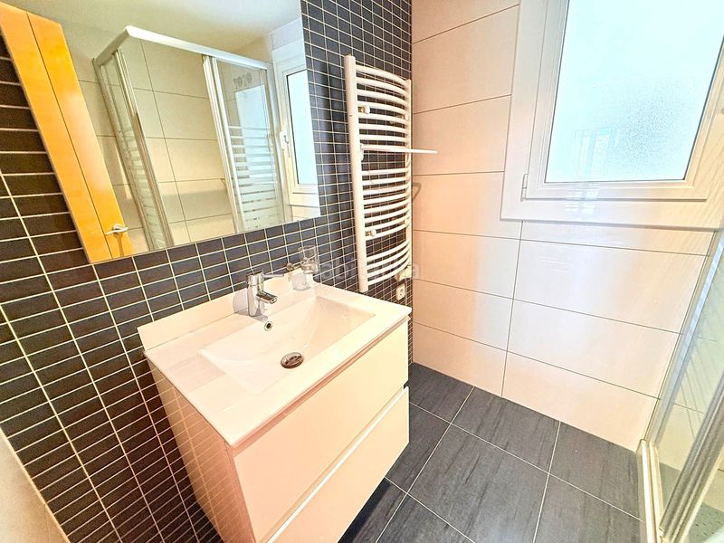 Foto b4199285-dc9e-4b11-aeb9-b7359051057c. Apartament amb calefacció a Centre Roses
